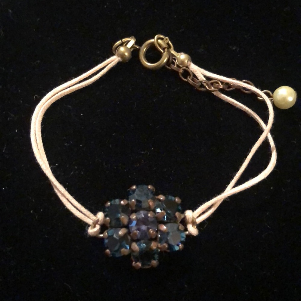Alba bracelet with beautiful blue gem stone